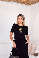 Conjunto de saia com manguinha bufante e bordado no Moletinho